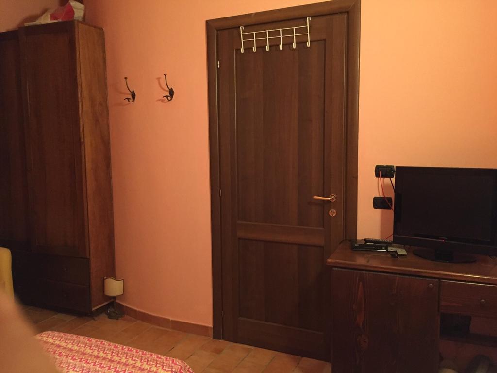 Hotel Il Casello Paola Zimmer foto